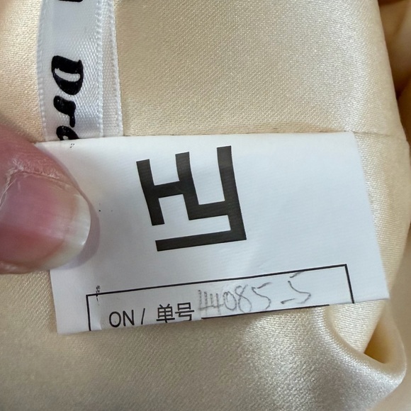 Creme Mini Length Spaghetti Strap Wedding Dress Sz 8 - Picture 3 of 5